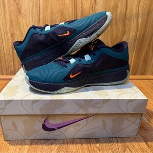 NEW in box Giannis Nike Zoom Freak 5, Geode Teal/Purple Ink/Orange, Men's 11.5